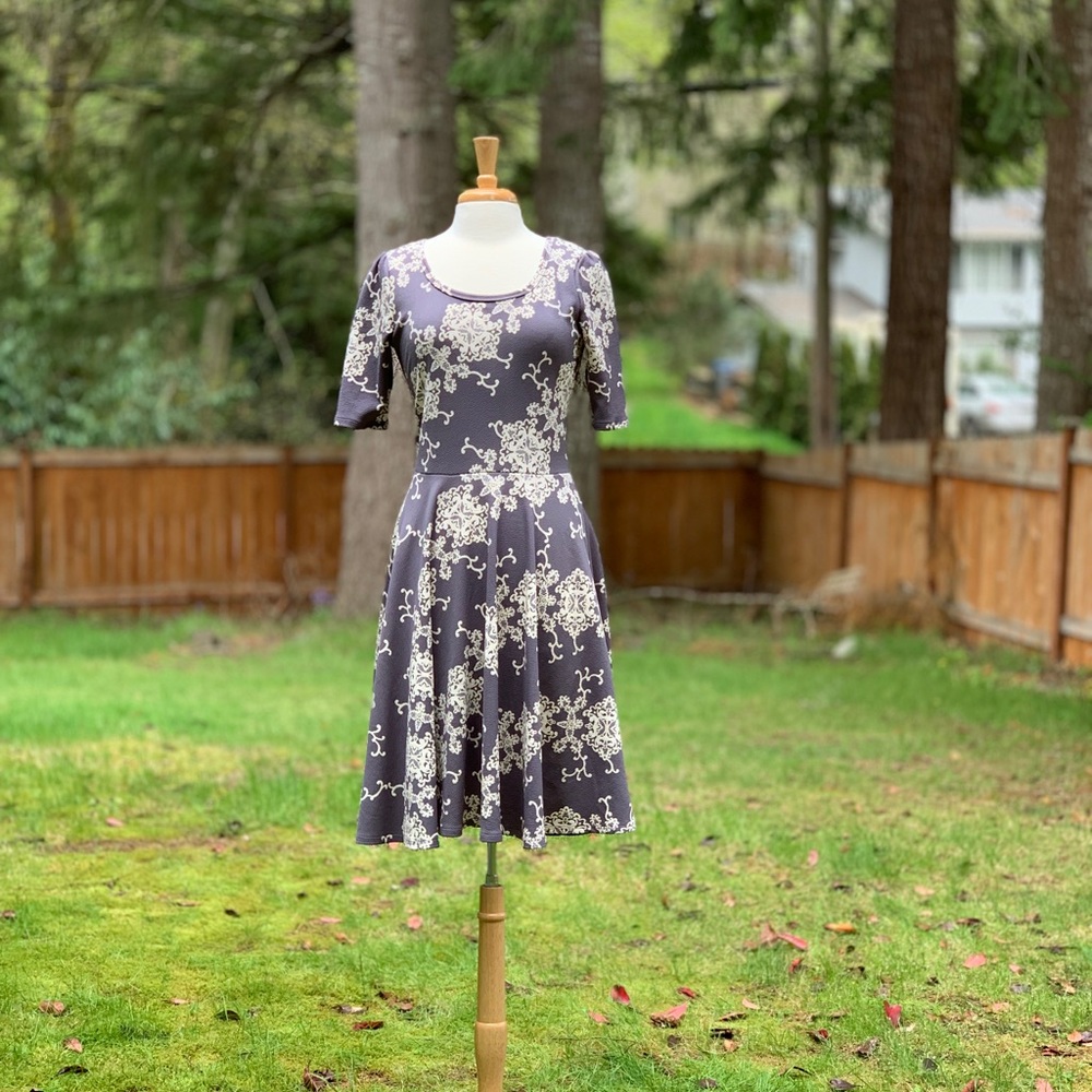 Stunning-LuLaRoe Nicole Dress